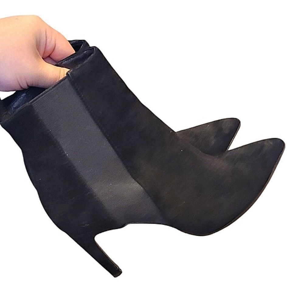 42 Gold Women's Black Faux Suede Slip On Boots Size 9